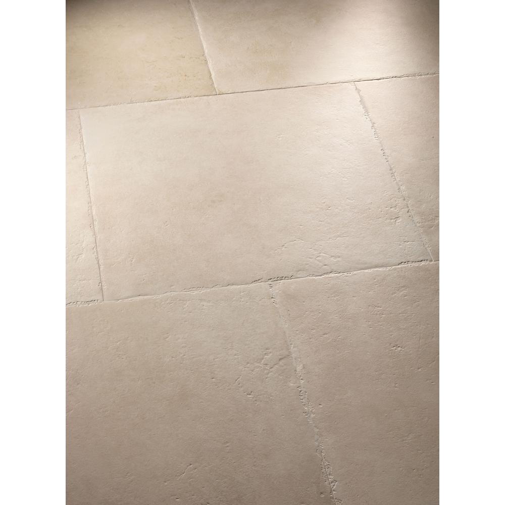 nagymeretu vilagos bezs burkolat antikolt szelu feher modern minimal vintage kohatasu padlolap jarolap csempe padloburkolat ko koburkolat balaton balatonfelvidek felujitas loft hatasu csempek lameridiana.jpg
